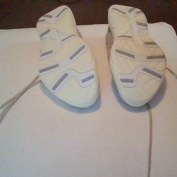 Sorel women athletic shoes, Size: 9.5 medium, Color: Dark stone. - Picture 2 of 4